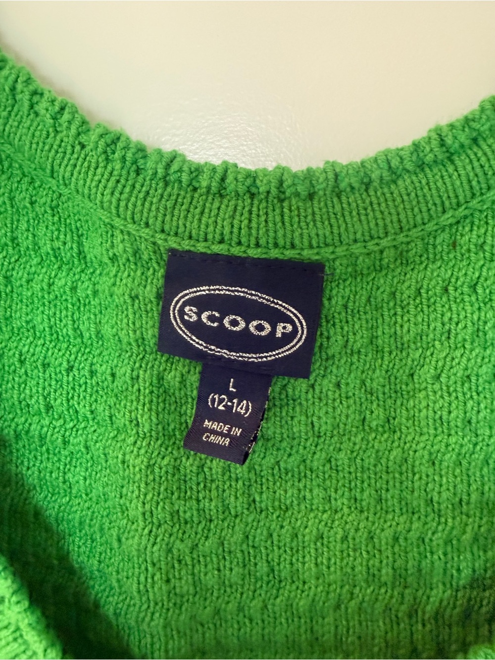 Scoop Knit V-Neck Crop Tank Top - Green - Picture 5 of 7